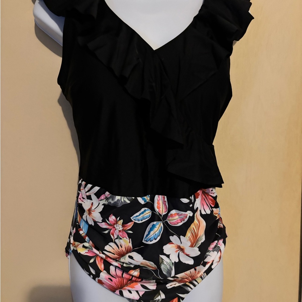 Blooming Jelly: Ruffled Floral Swimsuit